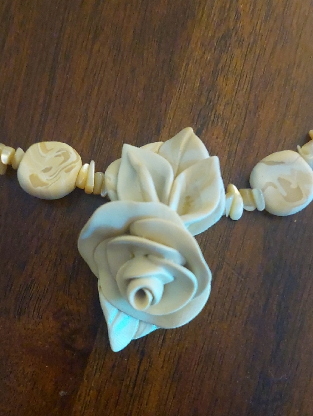 Hawaiian Cream Floral Rose Necklace with Matching Earrings - Picture 3 of 4